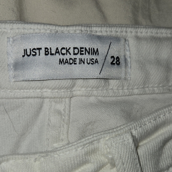 Just Black Denim | White Cropped Women's Jeans - Picture 4 of 6